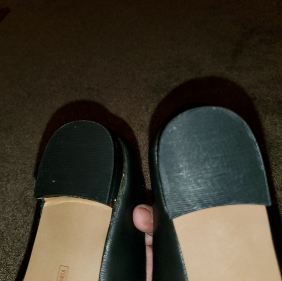 Shoes - Picture 3 of 4